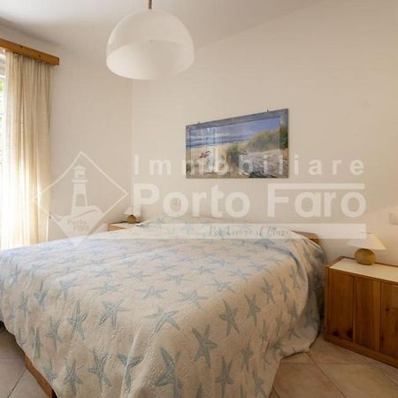2 Pineta - Ampio Quadrilocale Sulla Spiaggia Di Porto Faro Палау Екстериор снимка