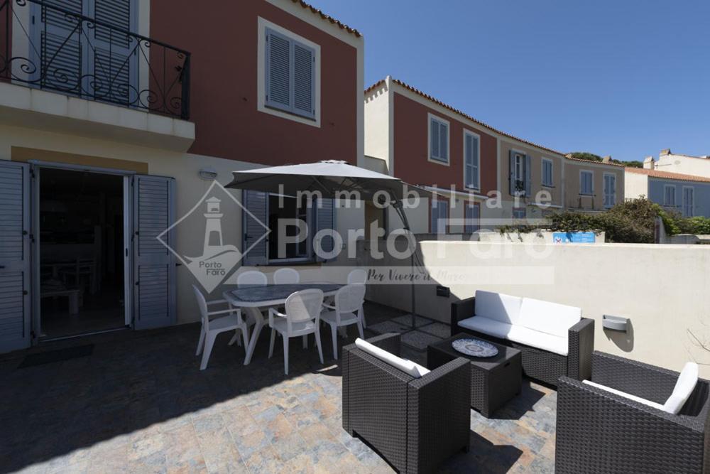 2 Pineta - Ampio Quadrilocale Sulla Spiaggia Di Porto Faro Палау Екстериор снимка